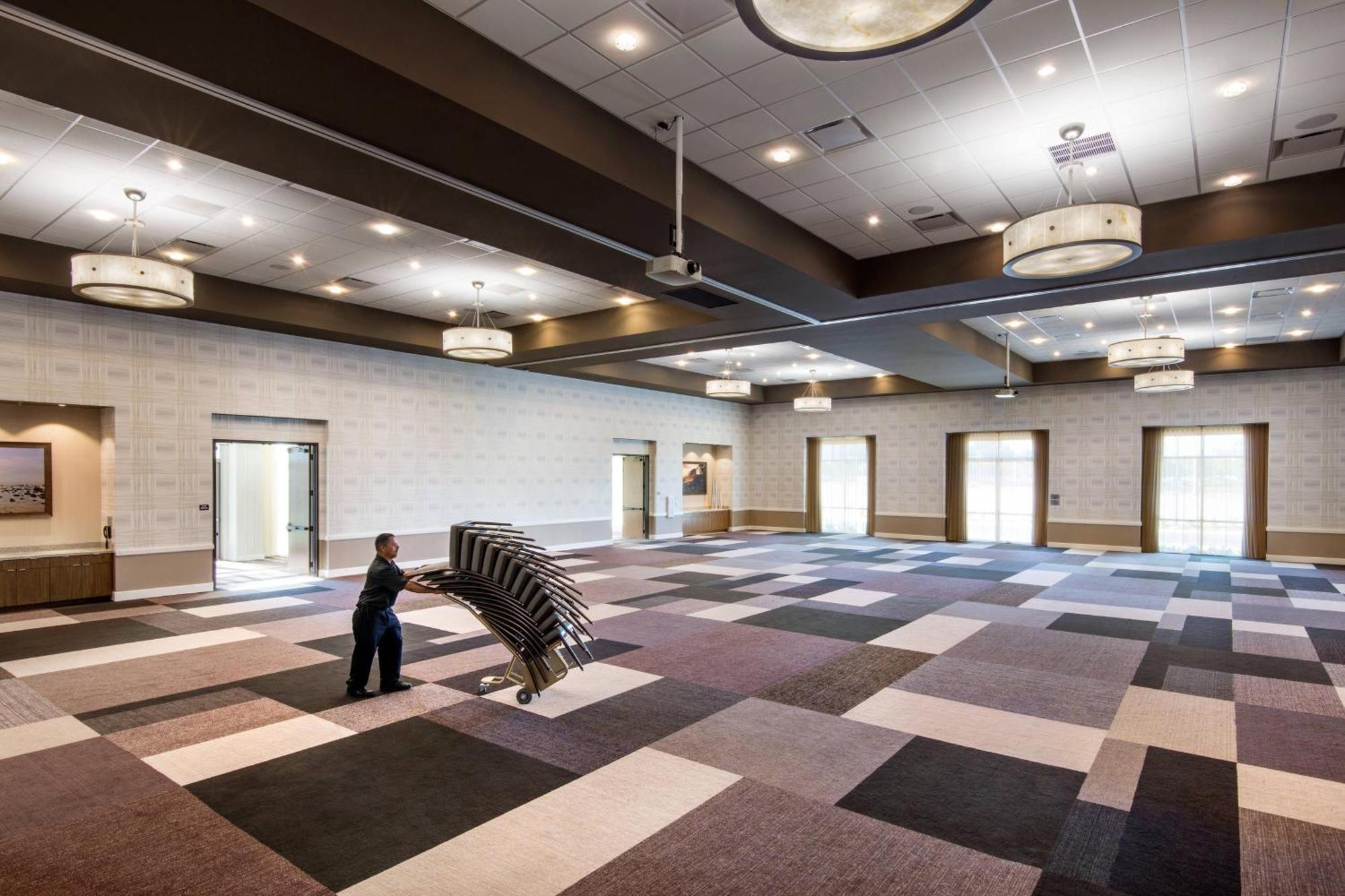Courtyard By Marriott Spectrum Hotel