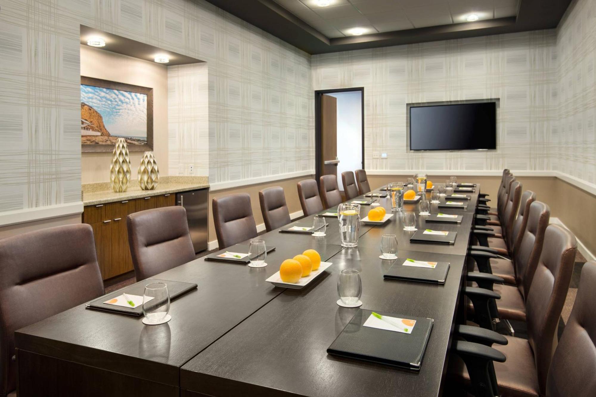 Courtyard By Marriott Spectrum Hotel