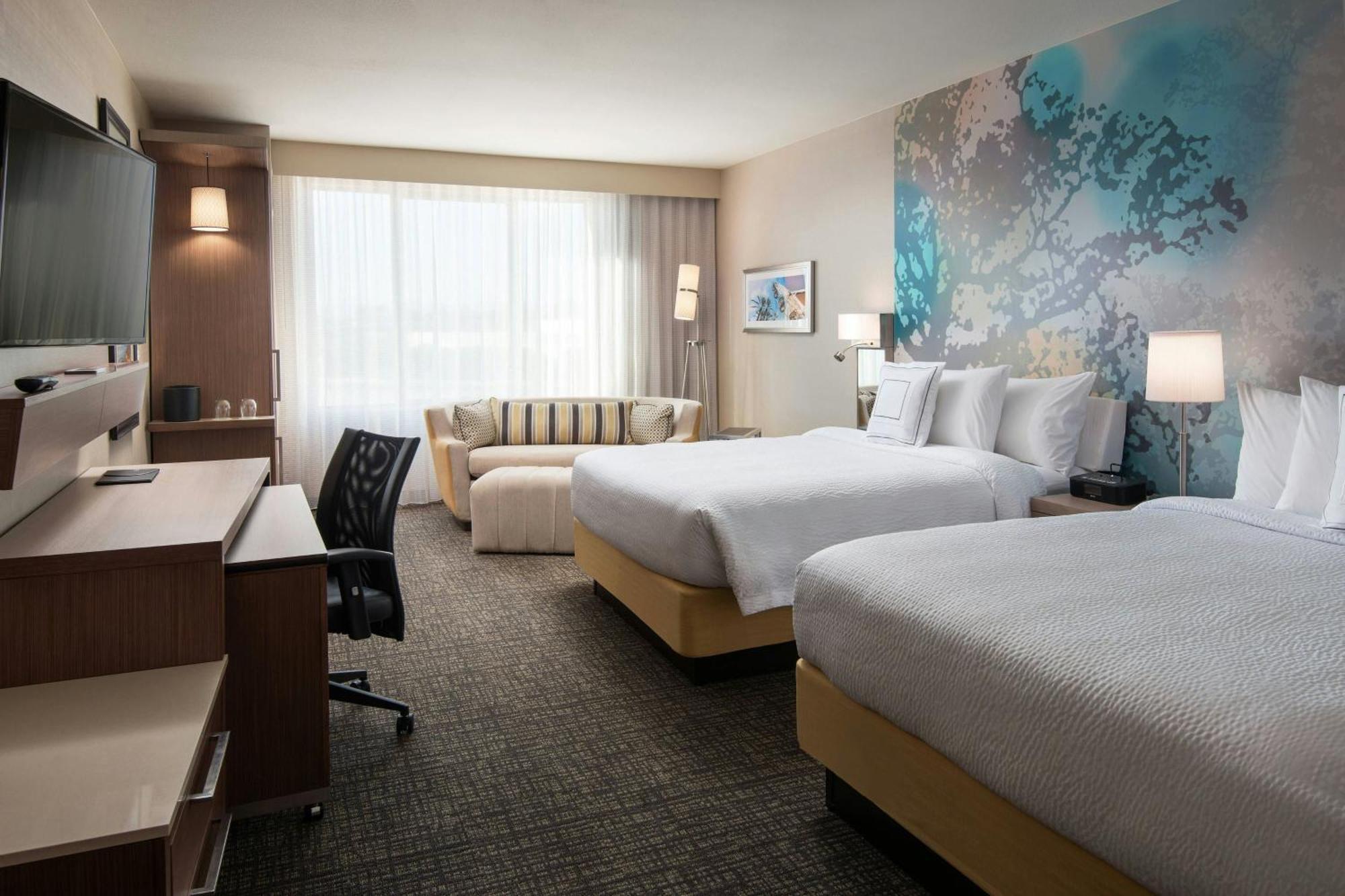 Courtyard By Marriott Spectrum Hotel